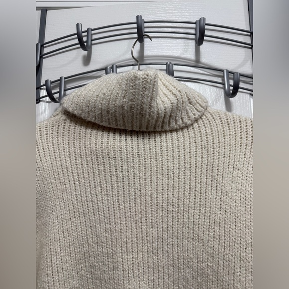 Industry Republic Women's Pink & Ivory Acrylic/Viscose Striped Knit Sweater NEW - Picture 4 of 14